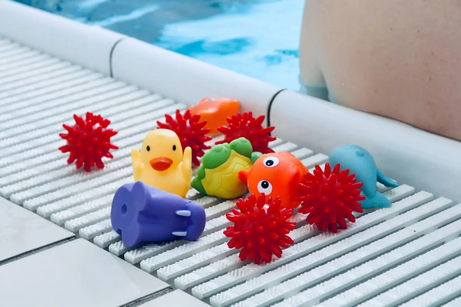 Swimmerfirst, Gummispielzeug
